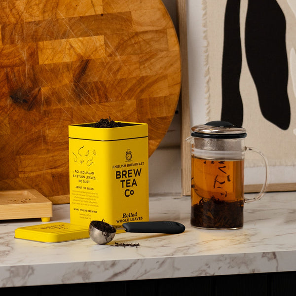 Pot, scoop and tea, all in one kit. Take the guesswork out of loose leaf, no strainer, no measuring by eye, just a good cup every time.