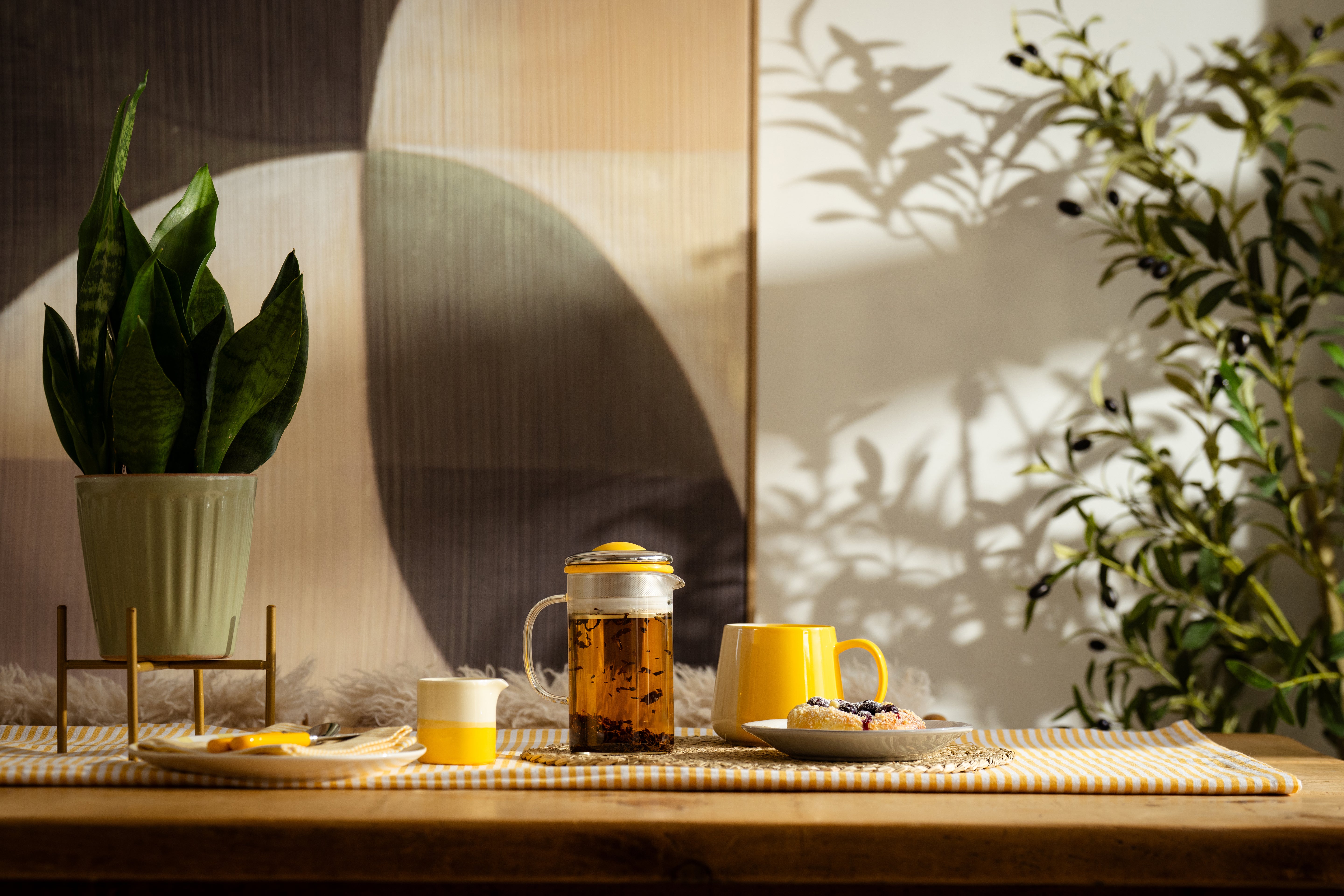 The leaves are back.